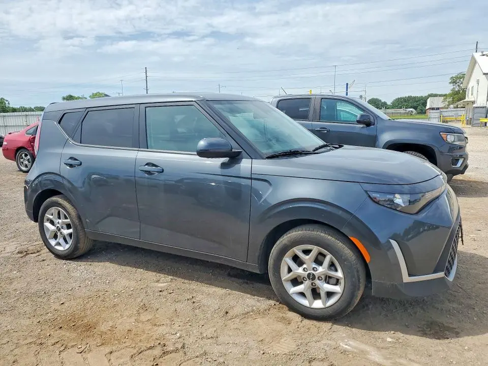 2024 KIA SOUL LX  