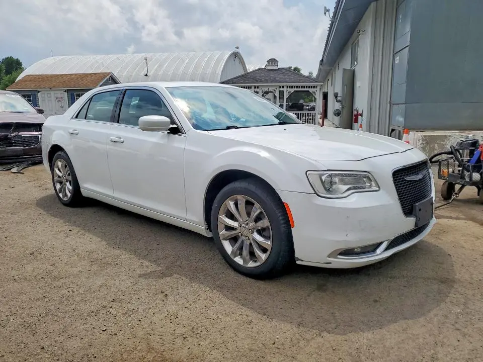 2016 CHRYSLER 300 LIMITED  