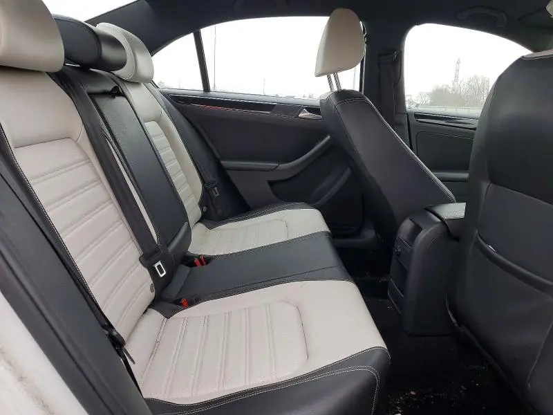 2015 VOLKSWAGEN JETTA SE  