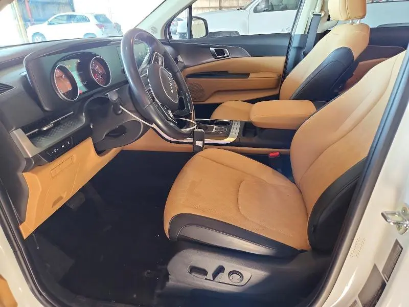 2023 KIA CARNIVAL LX  