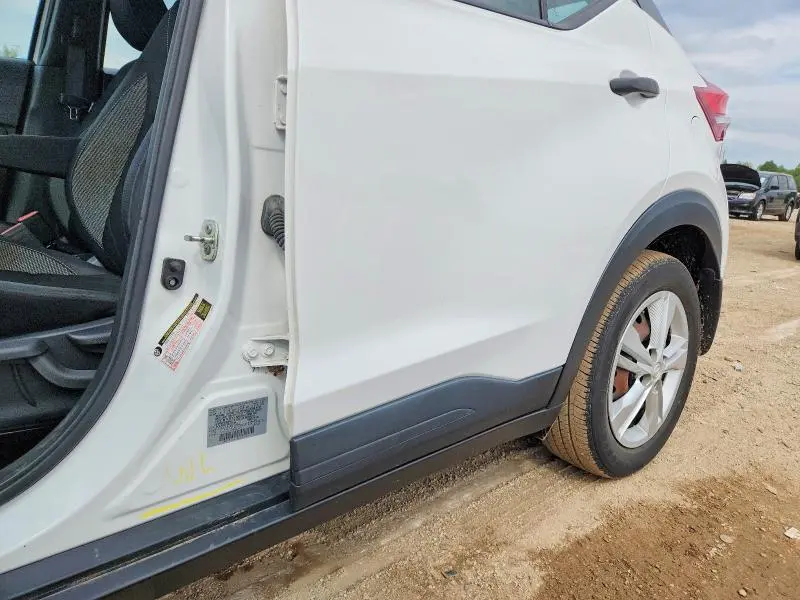 2019 NISSAN KICKS S  