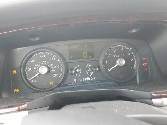2010 LINCOLN TOWN CAR SIGNATURE LIMITED  