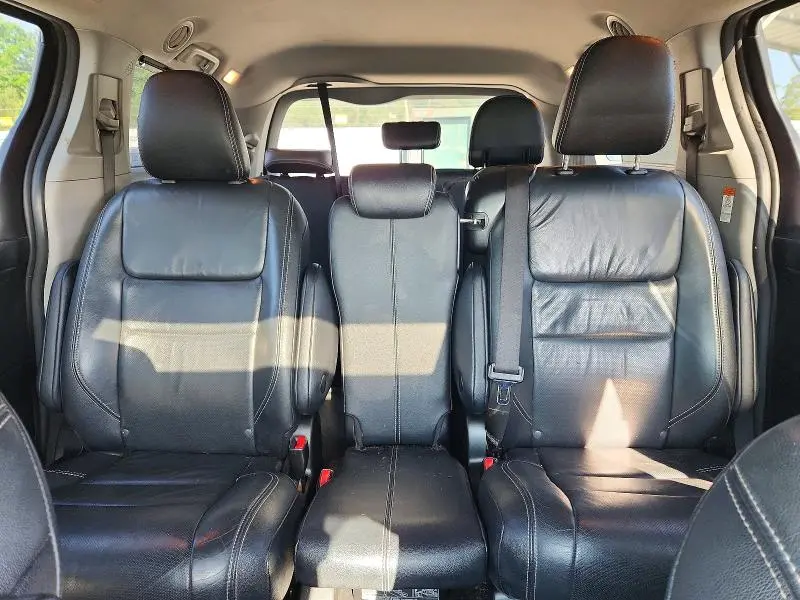 2018 TOYOTA SIENNA SE PREMIUM 8-PASSENGER  
