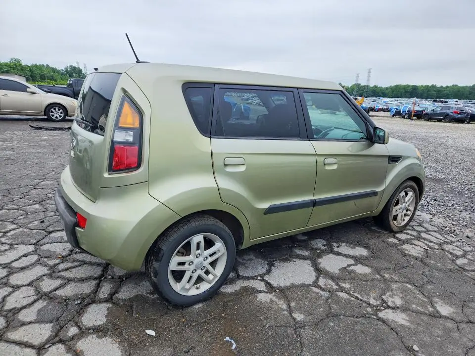2010 KIA SOUL +  