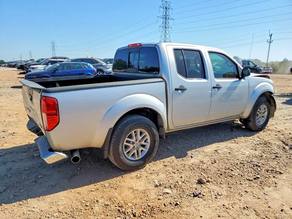 2017 NISSAN FRONTIER SV  