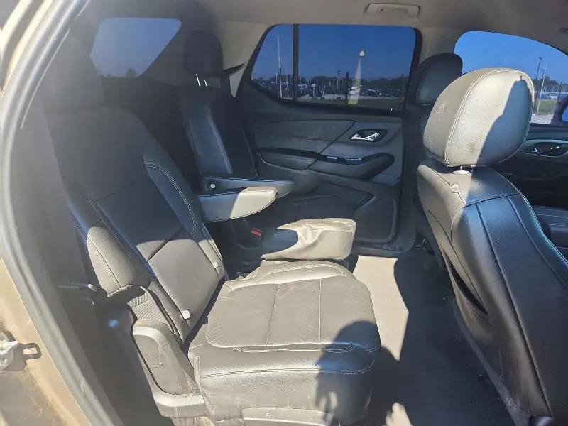 2020 CHEVROLET TRAVERSE LT  