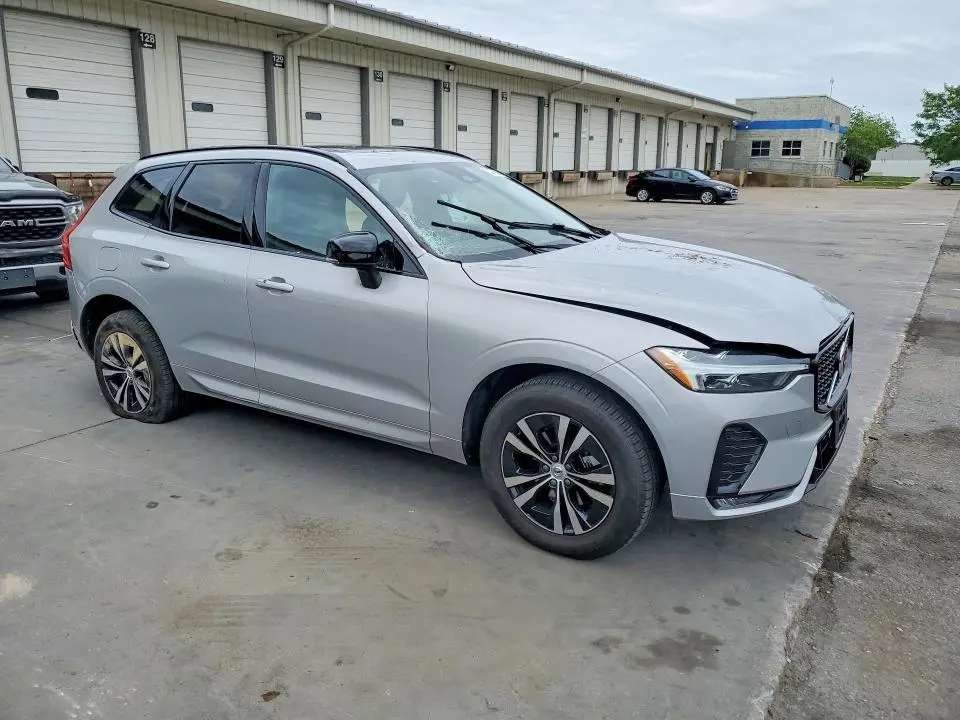 2024 VOLVO XC60 CORE  