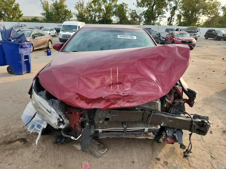 2016 TOYOTA CAMRY SE  