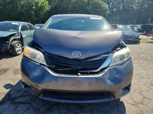 2013 TOYOTA SIENNA LE