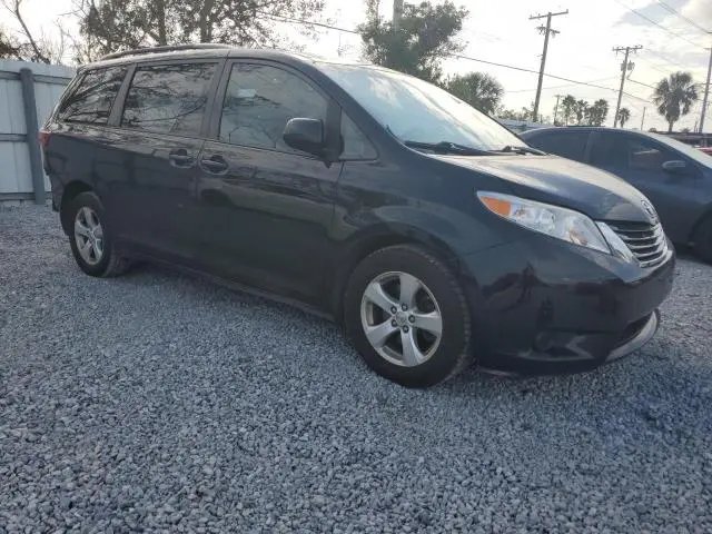 2017 TOYOTA SIENNA LE  