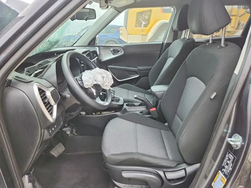 2023 KIA SOUL LX  