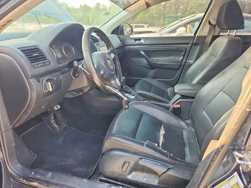 2010 VOLKSWAGEN JETTA SE  
