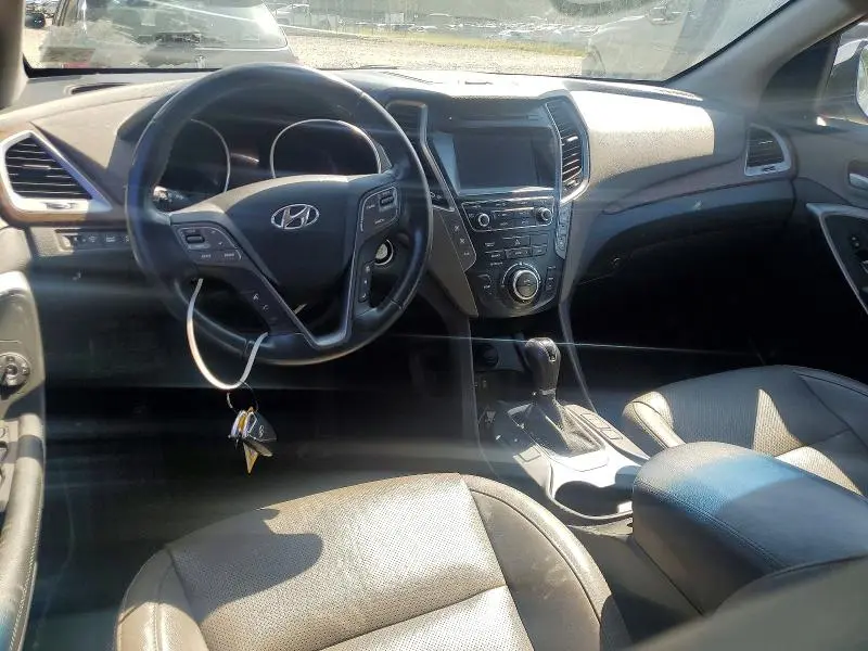 2018 HYUNDAI SANTA FE SE  