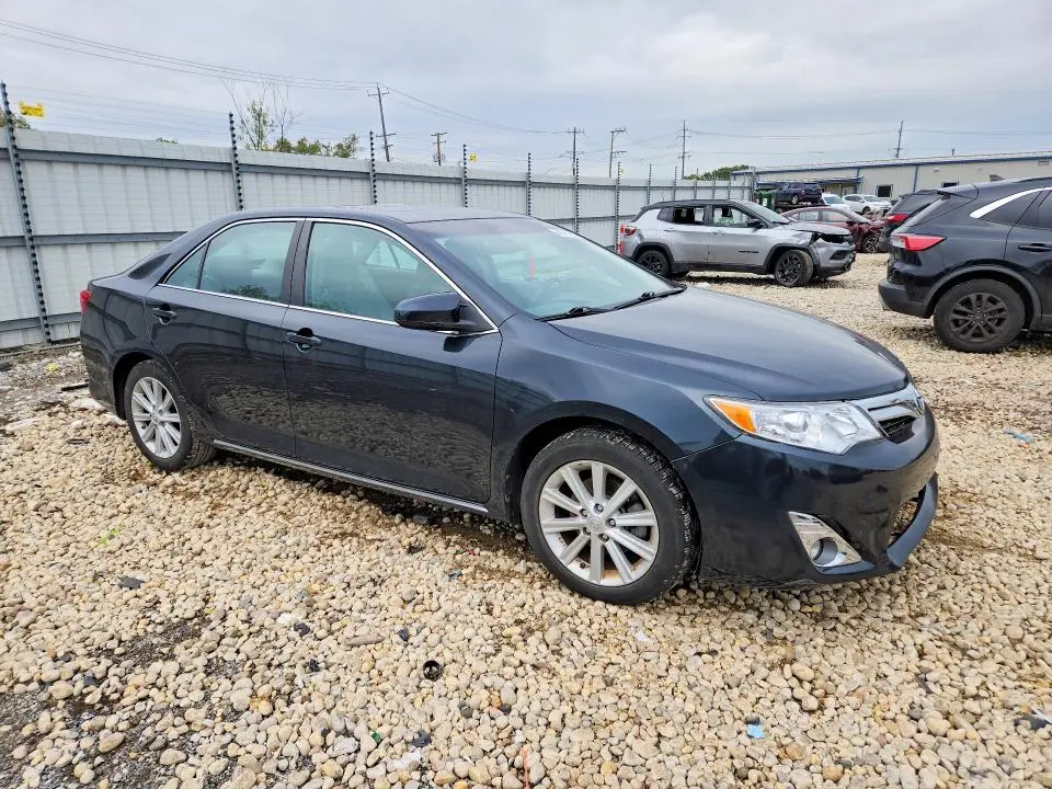 2013 TOYOTA CAMRY XLE V6  
