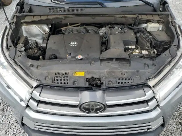 2018 TOYOTA HIGHLANDER LE  