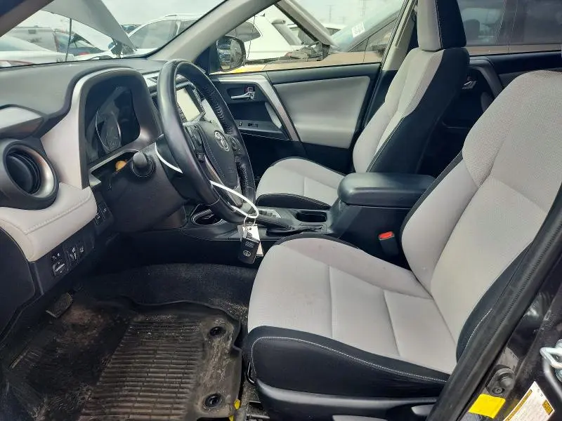 2016 TOYOTA RAV4 XLE  