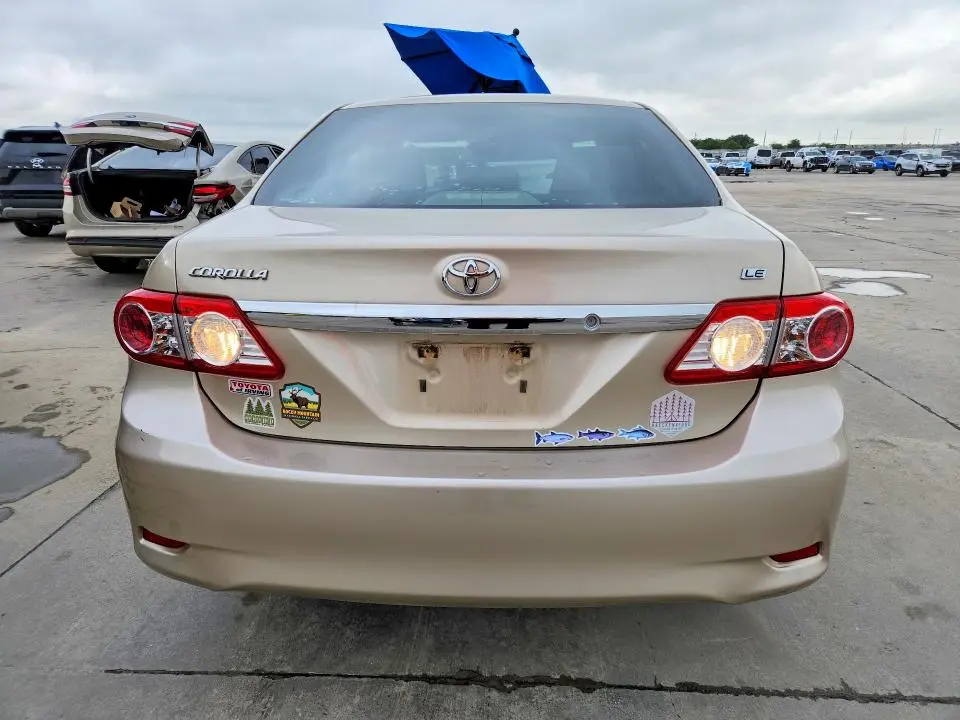 2011 TOYOTA COROLLA LE  