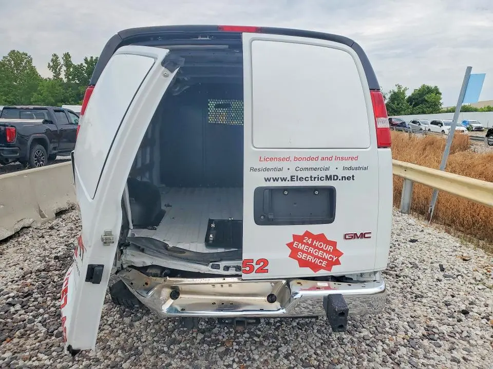 2023 GMC SAVANA G2500