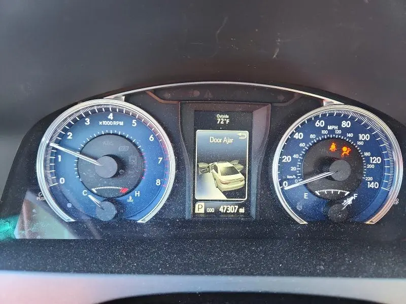 2016 TOYOTA CAMRY LE  