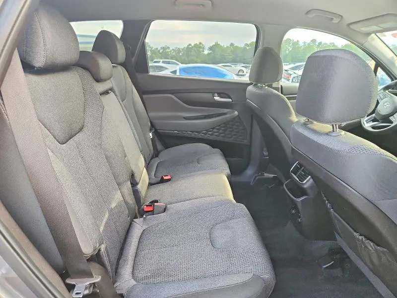 2019 HYUNDAI SANTA FE SE  