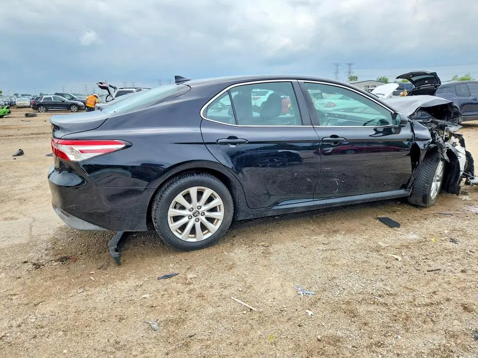 2019 TOYOTA CAMRY LE  