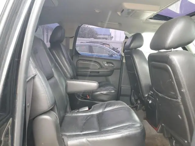 2011 CADILLAC ESCALADE ESV LUXURY  