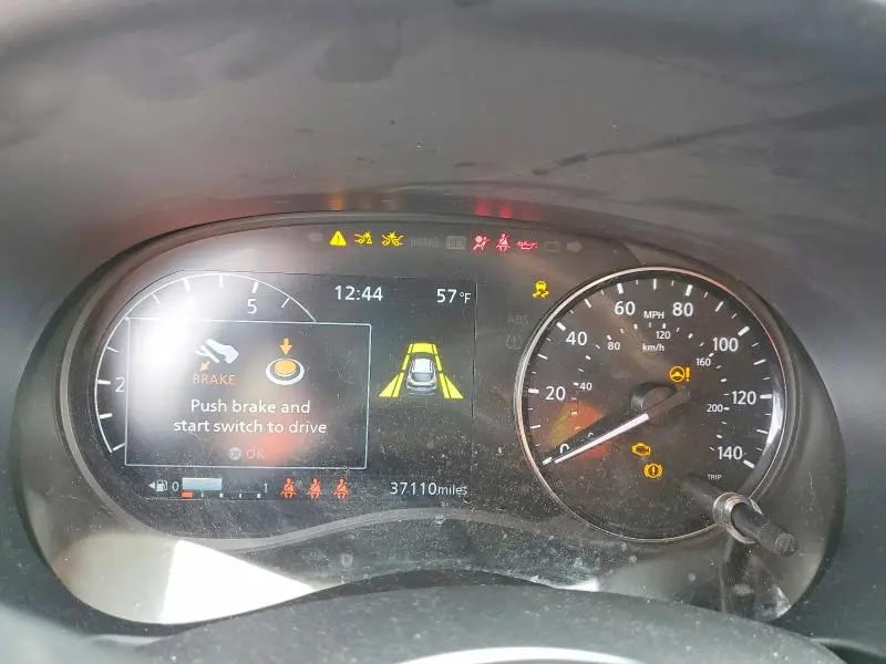 2023 NISSAN KICKS SV  