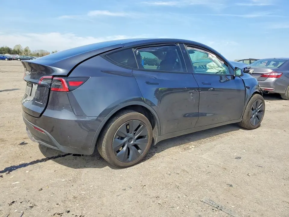 2025 TESLA MODEL Y   