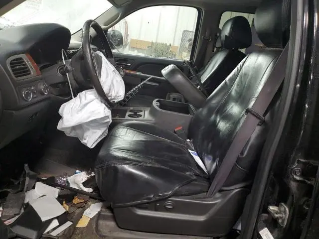 2011 CHEVROLET SUBURBAN K1500 LT  