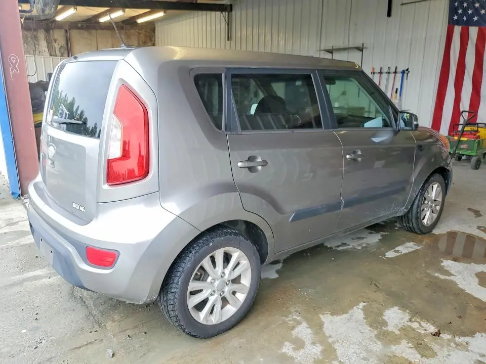 2013 KIA SOUL +  