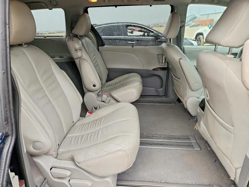 2011 TOYOTA SIENNA XLE 8-PASSENGER  