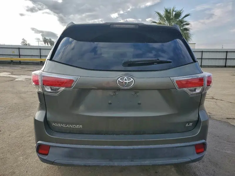 2015 TOYOTA HIGHLANDER LE  