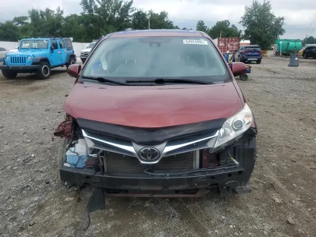2020 TOYOTA SIENNA XLE  