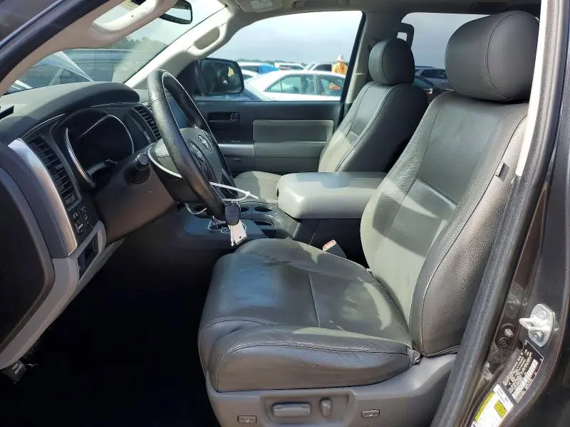 2019 TOYOTA SEQUOIA SR5  