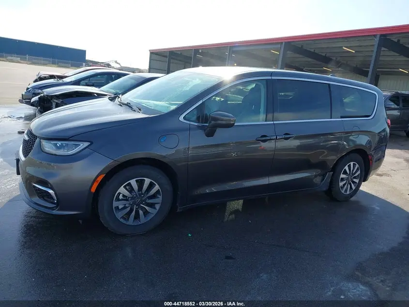 2022 CHRYSLER PACIFICA HYBRID TOURING L