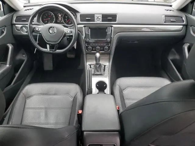 2016 VOLKSWAGEN PASSAT SE  