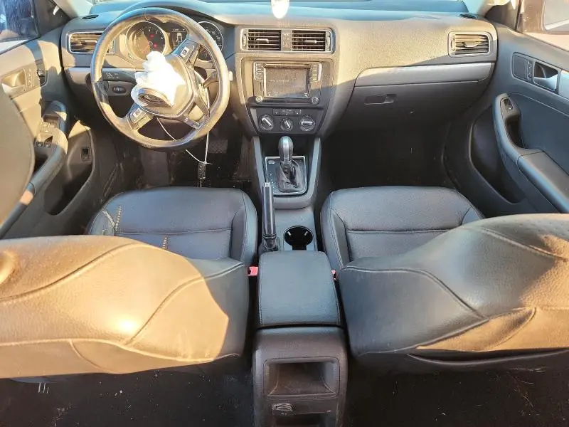 2017 VOLKSWAGEN JETTA SE  