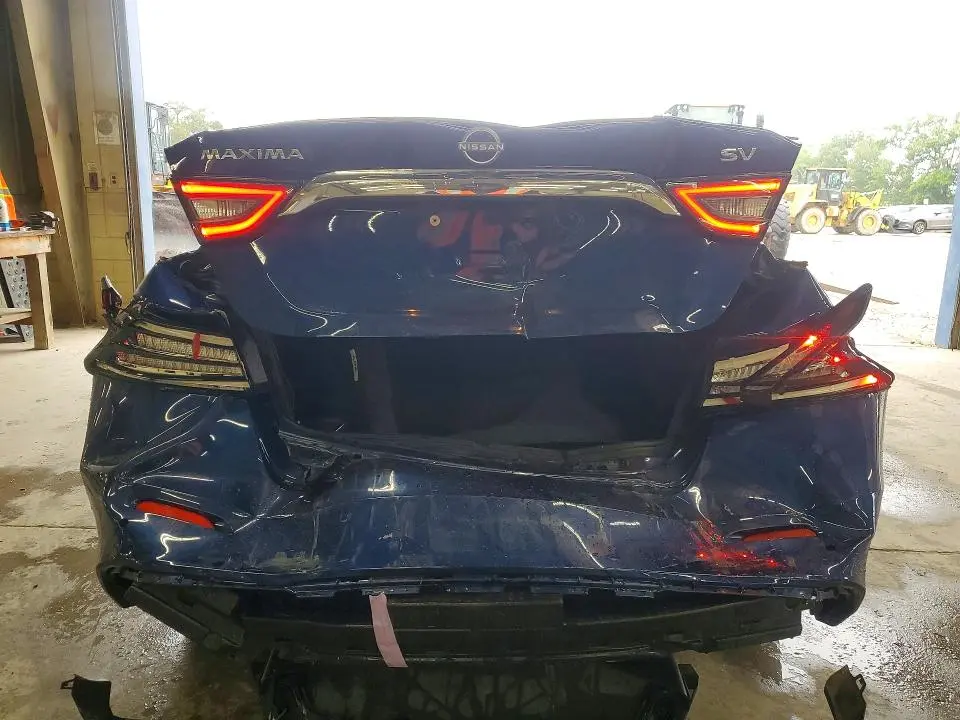 2023 NISSAN MAXIMA SV  