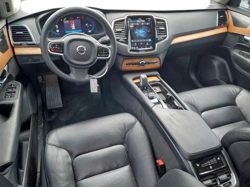 2023 VOLVO XC90 PLUS  