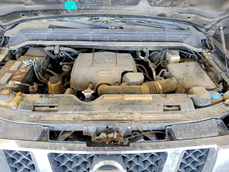 2010 NISSAN TITAN SE  