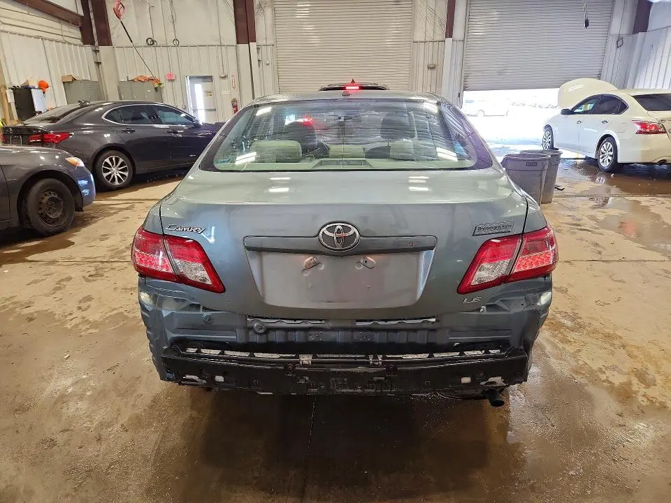 2011 TOYOTA CAMRY LE  