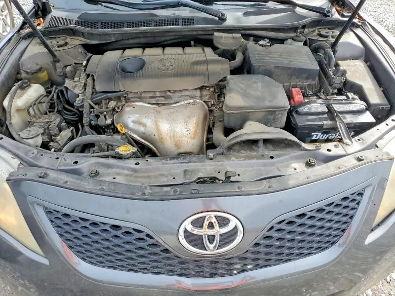 2011 TOYOTA CAMRY SE  