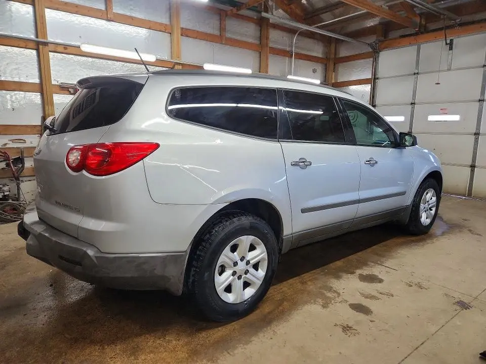 2012 CHEVROLET TRAVERSE LS  