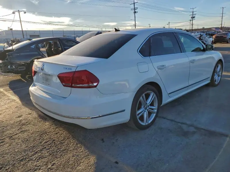 2013 VOLKSWAGEN PASSAT SEL  
