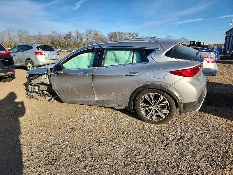 2017 INFINITI QX30   