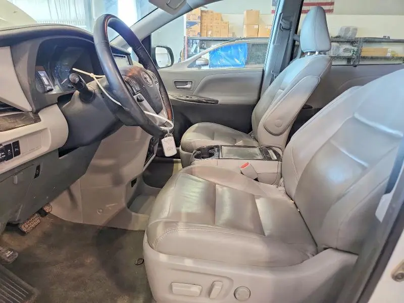 2018 TOYOTA SIENNA XLE PREMIUM 7-PASSENGER  