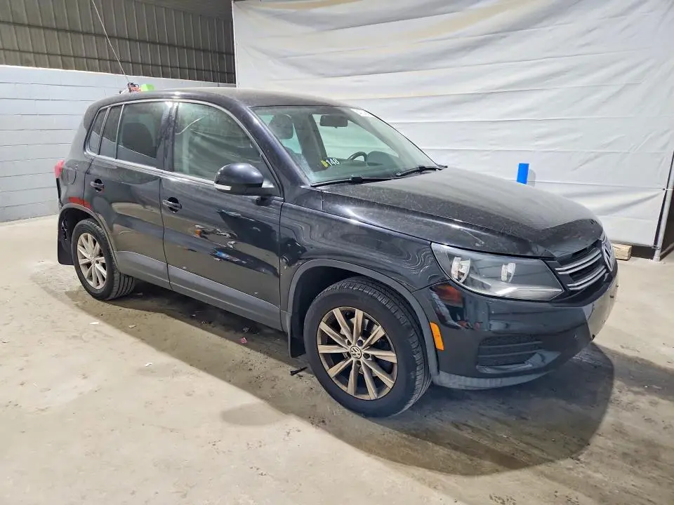 2014 VOLKSWAGEN TIGUAN S  