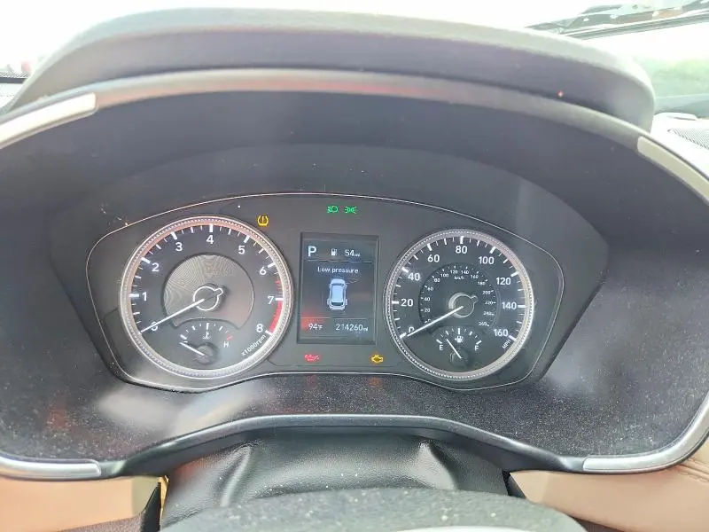 2019 HYUNDAI SANTA FE SE  