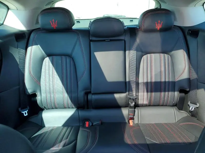 2017 MASERATI LEVANTE S LUXURY  