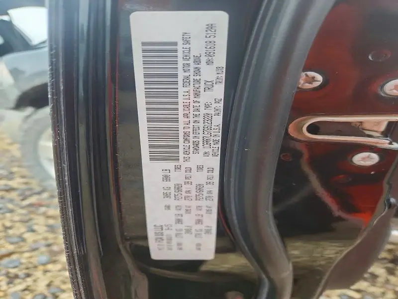 2016 RAM 1500 SLT  